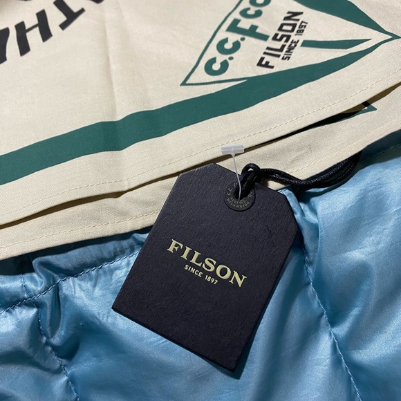 NWT Filson White Bandana 25”x25” retail $50 - Picture 3 of 4